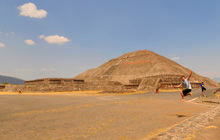Calzada de los Muertos, Piramides de Teotihuacan - Virtual tour