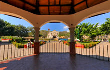 Zocalo of La Crucecita, Bahias de Huatulco - Virtual tour